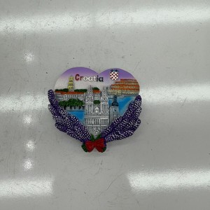 Aimant de réfrigérateur en résine peint à la main 3D Omis, Croatie, paysage côtier avec lavande, souvenir de voyage, vente en gros, logo personnalisé - Product Image 4