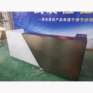 Escritorios de recepción de mármol gris personalizados de lujo, superficie sólida con diseño curvo de moda para salón de belleza, oficina, clínica dental - Product Image 5