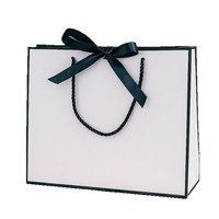 Sac cadeau portable haut de gamme sac en papier de style Ins noir rose bonbon avec impression couleur pour emballage de bougies et de parfums
