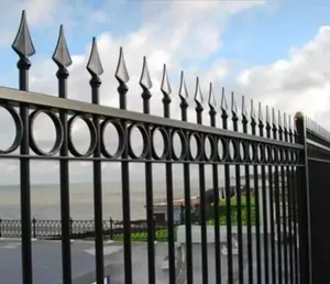 Conception de clôture de 6 pieds x 8 pieds, panneaux de clôture bon marché en fer forgé et petite porte