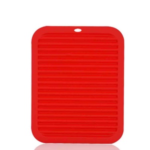 30 X 23 cm Collapsible Silicone Drain Pad for Kitchen Counter <b>Trivet</b> Mat Drying Mat for Kitchen Draining Board Mat - Product Image 1