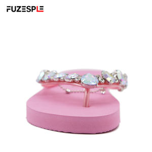 Tongs de mariage pour femme Tongs pour mariée pour danse Tongs de plage en caoutchouc Tongs de mariage roses avec <span class=keywords><strong>strass</strong></span> pour femmes - Product Image 4