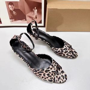Nuevo 2024 verano moda estampado de leopardo punta abierta tacón flaco correa trasera baja <span class=keywords><strong>zapatos</strong></span> de <span class=keywords><strong>mujer</strong></span> boca de pescado sandalias con correa de una línea - Product Image 3