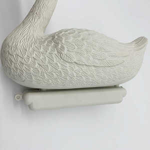 <span class=keywords><strong>D</strong></span>écoy de cygne flottant blanc, <span class=keywords><strong>d</strong></span>écoy <span class=keywords><strong>d</strong></span>'oie pour la chasse aux oiseaux aquatiques, <span class=keywords><strong>d</strong></span>écoration de bassin et de jardin, dissuasif pour oiseaux, ornement réaliste pour oiseaux aquatiques - Product Image 3