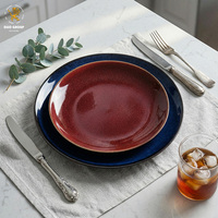 Assiettes de restaurant rustiques marron à glaçure réactive bleu foncé et bordure marron, assiettes à steak en céramique pour la vaisselle d'hôtel