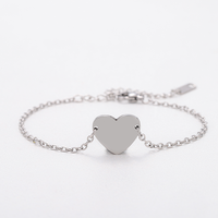 Bracelet avec pendentif en forme de cœur en acier inoxydable Ywyougang, personnalisable avec gravure, multicolores pour femmes et filles, à porter au quotidien et en cadeau