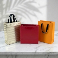 Sacs cadeaux de luxe en carton ivoire de haute qualité, écologiques et durables, avec poignée