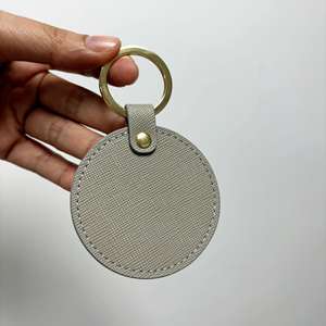 Porte-clés rond en cuir véritable de luxe, style logo personnalisé pour la Saint-Valentin/Fête des Mères/Fête des Pères - Product Image 4