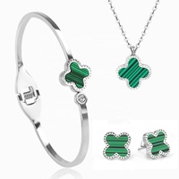 Ensemble de Bijoux Luxe Classique, Accessoires de Mode Personnalisés, Bracelet Collier Boucles d'Oreilles en Acier Inoxydable