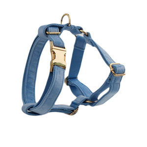 Ensemble de harnais de laisse de collier d'animal familier de velours de luxe boucle en métal de noeud papillon en Nylon réglable - Product Image 2