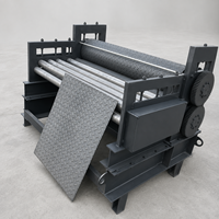 Machine à embosser les tôles en métal à motif feuille de saule LIons 1300 mm, 4 kW, avec rouleau antidérapant