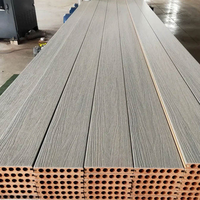 Plancher extérieur en WPC à co-extrusion simple face, carré, lisse, résistant à l'humidité, à emboîtement, antidérapant pour jardin et terrasse