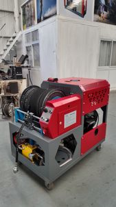 Máquina de <span class=keywords><strong>limpieza</strong></span> de alta presión de 300 bar, nueva máquina de gasolina de alta resistencia para dragado y drenaje de alcantarillado en sitios de construcción - Product Image 3