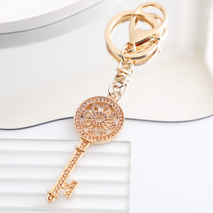 Llavero de Lujo con Forma de Llave y Diamantes de Imitación, Colgante de Aleación de Zinc para Bolsos, Joyería de Moda para Regalo y Accesorio Diario - Product Image 5
