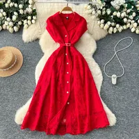 Robe en dentelle brodée pour femmes, design élégant, mode estivale, disponible en rouge, bleu et blanc, tailles de la S à la XXL, vente en gros