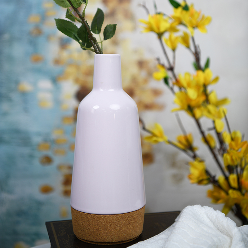 Белая керамическая ваза в форме бутылки с деревом для домашнего декора гостиной и свадебного декора