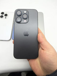 Venta al Por Mayor de Teléfonos Inteligentes Usados de Alta Calidad 15 Pro, Desbloqueados, 5G, Titanio Natural, Versión China CDMA, 8GB RAM, A+ Excelente - Product Image 4