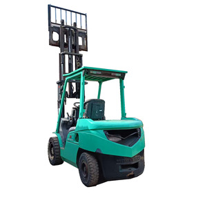 Montacargas Mitsubishi FD30 Usado de Dos Etapas con Mástil de 4.5m, Capacidad de Elevación de 3 Toneladas, Desplazador Lateral Hidráulico, Neumáticos Sólidos, Diésel, Precio Bajo - Product Image 1
