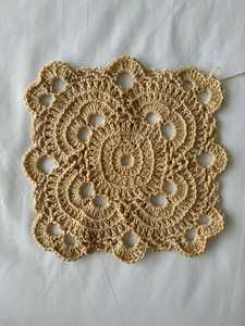 Haut en <span class=keywords><strong>crochet</strong></span> de Bohème pour femmes OEM personnalisé exquis évider le motif tricoté à la main <span class=keywords><strong>gilet</strong></span> été mode station balnéaire vêtements de plage - Product Image 3