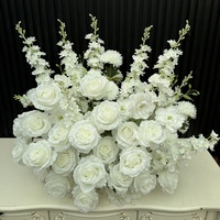 Nouvelles compositions florales personnalisées de 2,5 pieds en fausse soie blanche, centres de table en boule, chemins de table floraux pour la décoration de cérémonies et de fêtes