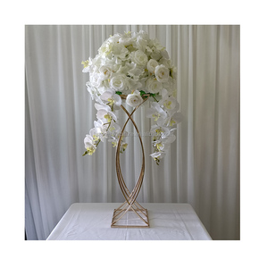 Centrotavola Decorativo in Metallo Dorato per Matrimoni e Feste - Product Image 4