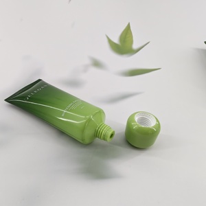 Venta al por mayor de tubos cosméticos elegantes de plástico verde de 60 ml y 100 ml con tapa de rosca y diseño de logotipo con impresión offset brillante para limpiador facial. - Product Image 5