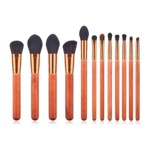 Ensemble de 12 pinceaux de maquillage en bois doré, poils synthétiques, logo personnalisé, faible MOQ, kit de pinceaux de luxe avec sac - Product Image 6