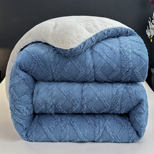 Nueva Ropa de Cama Moderna y Suave para el Hogar, Edredón de Poliéster Suave, Cálido y Agradable al Tacto, con Rayas de Tafetán, Edredón de Plumón para el Hogar, Acolchado Peludo por Ambos Lados - Product Image 6