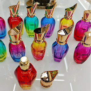 ขวดน้ำหอมสีสันสวยงาม ขวดแก้วน้ำหอมคุณภาพสูง ขวดน้ำหอมแบบกด 30/50 มล. - Product Image 3