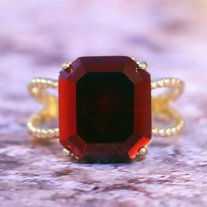 Anello da Donna in Stile Vintage con Pietra Rossa Taglio Quadrato, Gioiello alla Moda - Product Image 3