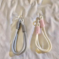 Sangle de téléphone tissée arc-en-ciel vibrante, cordon universel pour téléphone portable avec crochet métallique et patch de connexion pour femmes