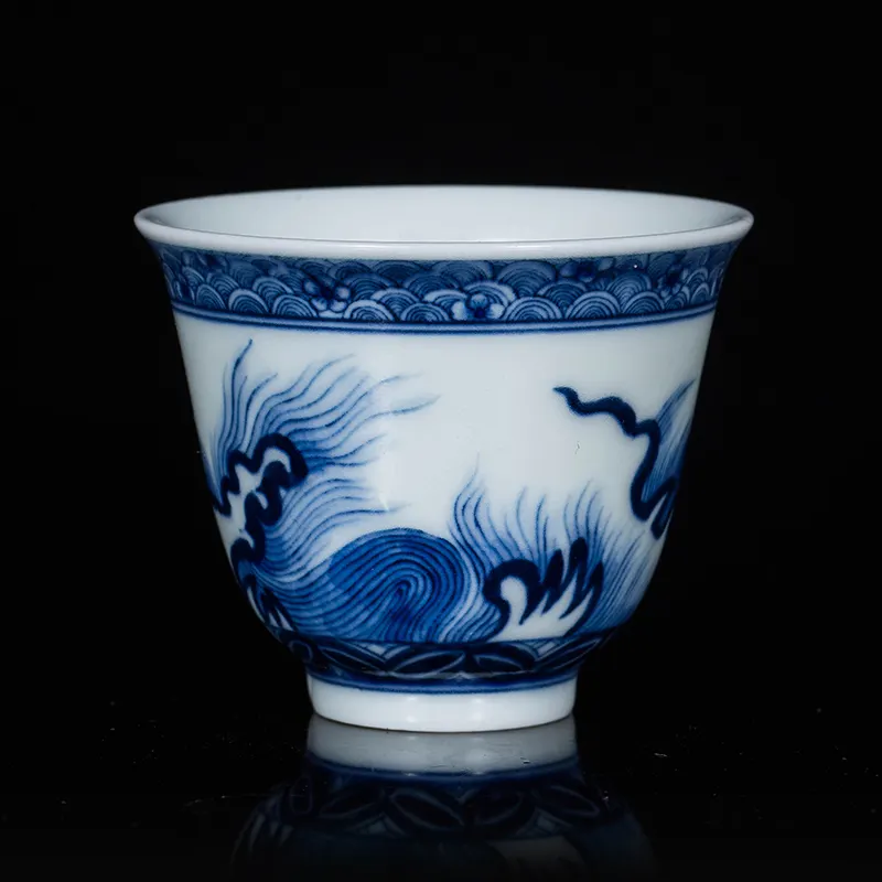 Venta al por mayor de porcelana azul y blanca de estilo chino hecha a mano aceptar personalización juegos de tazas de té de cerámica