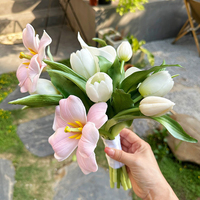 Hadiah Hari Ibu Tulip Calla Lily Buatan PU Lembut Buket Pernikahan Bunga Abadi Pengantin Hadiah Wisuda Wanita Selamat Hari Raya