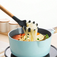 Ensemble d'ustensiles de cuisine en silicone 7 pièces avec manche en bois, antiadhésifs et résistants à la chaleur : cuillère, spatule, spatule à retourner, louche