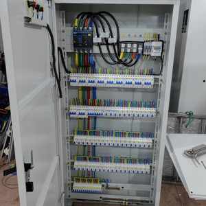 กล่องจ่ายไฟ Chengcheng Project-Ready 380V XL-21 ขนาด 400A มาตรฐาน IP55 พร้อมระบบล็อคแบบไฮบริด ตัวกล่องเหล็ก สำหรับงานอุตสาหกรรมภายนอกอาคาร - Product Image 4