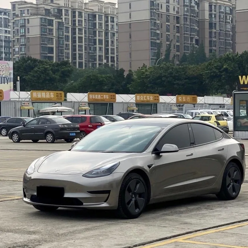 Tốc độ cao EV xe Sedan 225 km/h tốc độ cao trong kho xe điện Tesla mô hình 3 xe năng lượng mới 5 chỗ ngồi