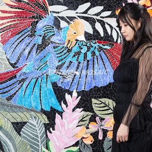 Mosaïque artistique murale en marbre avec fleurs et oiseaux colorés faits à la main, fabriquée en Thaïlande - Product Image 5