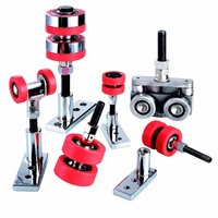 Accessoires de quincaillerie pour cloisons mobiles sur mesure : Roulettes de guidage et raccords de jonction pour configurations d'empilage flexibles