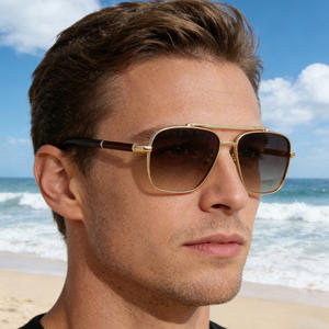 Nouvelles lunettes de soleil carrées pour hommes, UV400, monture en PC, verres noirs, pour la conduite et les activités de plein air, style européen, avec étui - Product Image 3