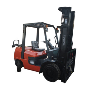 Montacargas Diésel FG30 Usado de 3 Toneladas con Desplazador Lateral Hidráulico, Neumáticos Sólidos, Motor Japonés, 1 Año de Garantía, Buen Estado - Product Image 1