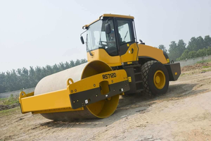 Rodillo Compactador de Carretera RS7220H de un Solo Tambor, Alto Rendimiento, con Certificación CE, en Oferta - Product Image 3