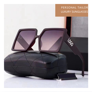 Gafas de Sol de Lujo de Diseñador con Marcas Famosas, Gafas de Sol Polarizadas de Lujo Personalizables al por Mayor en Monturas Blancas y Doradas - Product Image 5
