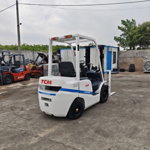 Chariot élévateur diesel d'occasion TCM 25 de haute qualité, modèle 2024, performances exceptionnelles, traction avant, pneus pleins - Product Image 5