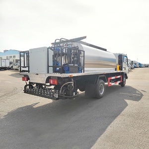 Precio de Fábrica, Camión Distribuidor de Asfalto HOWO 4X2 de 6000L, Camión Pulverizador de Asfalto con Bomba Inteligente, Camión Cisterna de Agua - Product Image 6