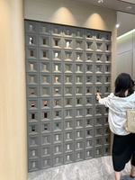 Bloc de revêtement mural en mousse de PU 3D au design moderne, briques empilables ignifuges et imperméables de haute qualité pour hôtels, salles de bains, écoles
