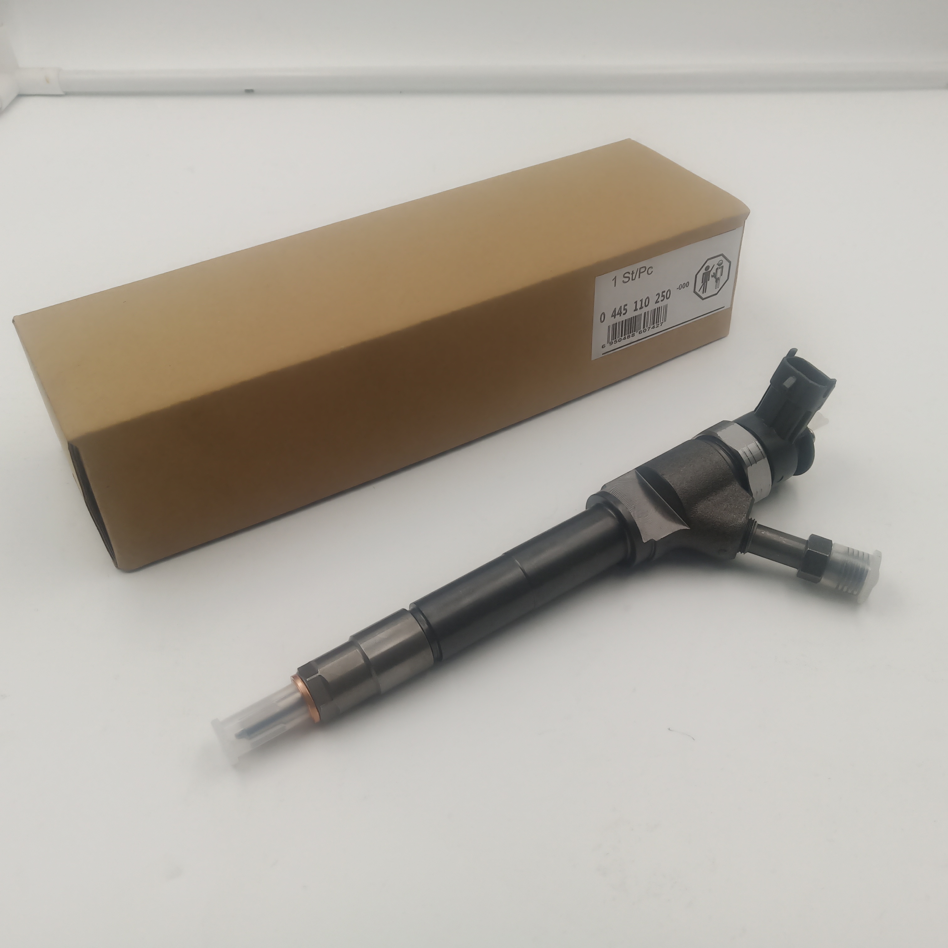 New China Made Common Rail Injector 0445110250 Original Diesel Engine Fuel Injector 0 445 110 250 On Sale