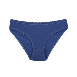 Pantalon de sport Active Move Performance conçu pour les femmes, tissu respirant, taille flexible, idéal pour la gym, le yoga et les activités sportives. - Product Image 1