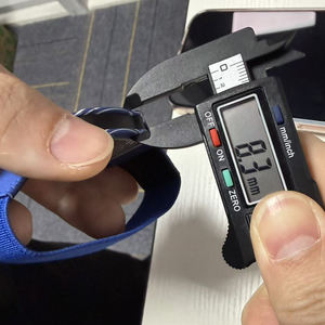 <span class=keywords><strong>2026</strong></span> Yeni Versiyon V4 G6702 Saat Üstün Kalite Özel Mekanizma 7 Saat Konumunda Çalışan Mavi Karbon Fiber Premium Entegre Kasa Saat - Product Image 2