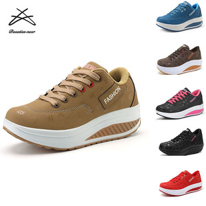 Vente en gros de baskets pour femmes en cuir PU à semelle épaisse, à lacets, pour la course, le sport, le quotidien et le travail - Product Image 1