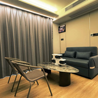 Maison capsule spatiale préfabriquée de 20 et 40 pieds, maison conteneur portable personnalisée pour usage scolaire et sportif, alimentée à l'énergie solaire, écologique